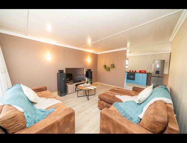 2 BEDROOM FREESTANDING TO LET IN HUNTINGDON